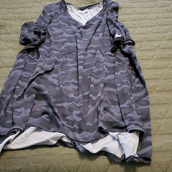 Camo Lularoe - Picture 1 of 3